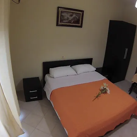 4 Stinet 3* Vlorë