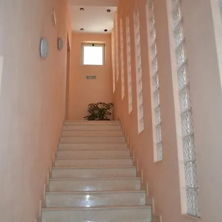 Hotel 4 Stinet 3*