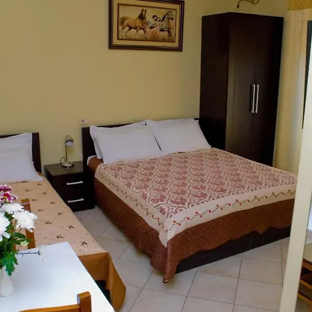 4 Stinet Hotel 3*