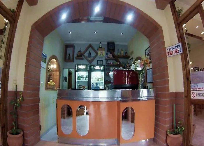 4 Stinet 酒店 Vlorë